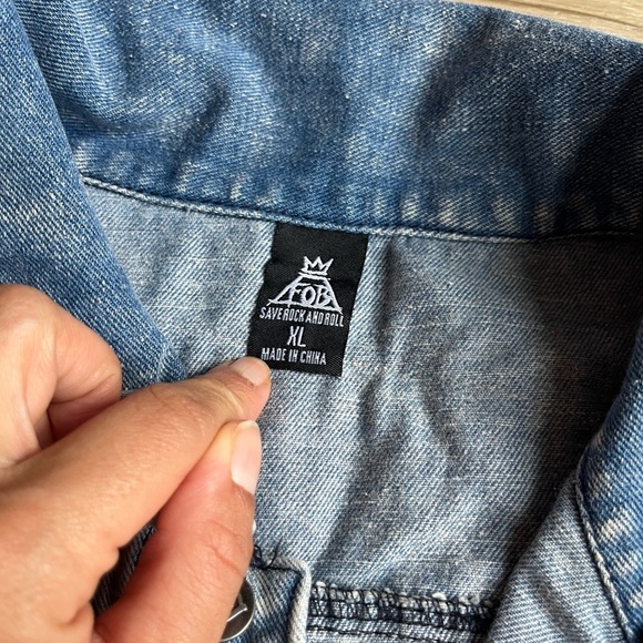 Fall Out Boy Band Merch Patch Denim Vest Collared Jacket Light Wash Size M - Picture 2 of 7